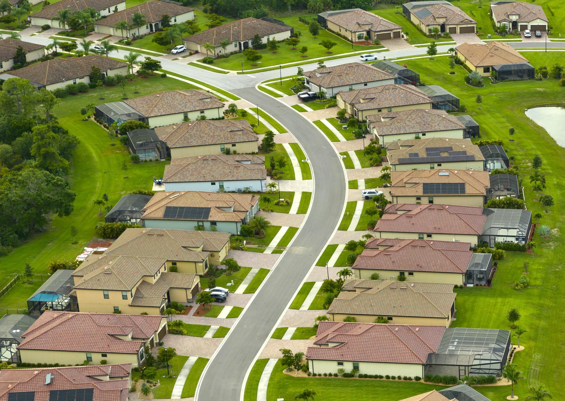 Diana Gomez - LPT Realty